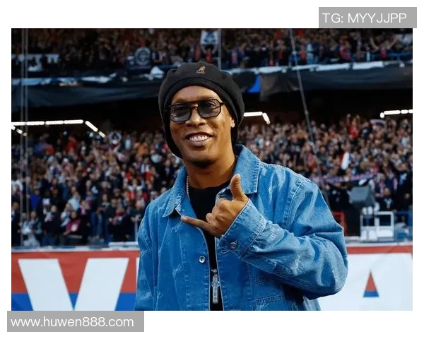 足球明星小罗因场外冲突引发争议引发球迷热议与媒体关注